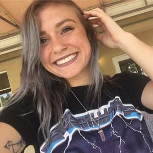 Meet your Posher, Alyssa